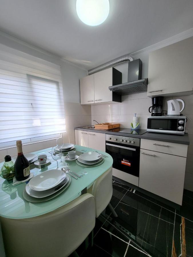 Apartman Dora With Sea View And Terrace Umag Eksteriør billede