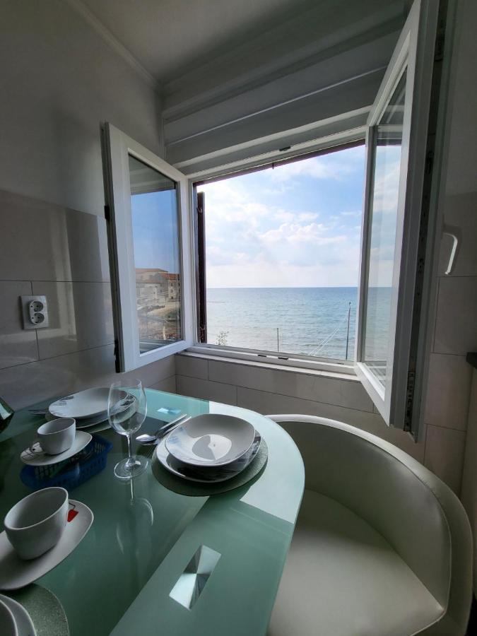 Apartman Dora With Sea View And Terrace Umag Eksteriør billede