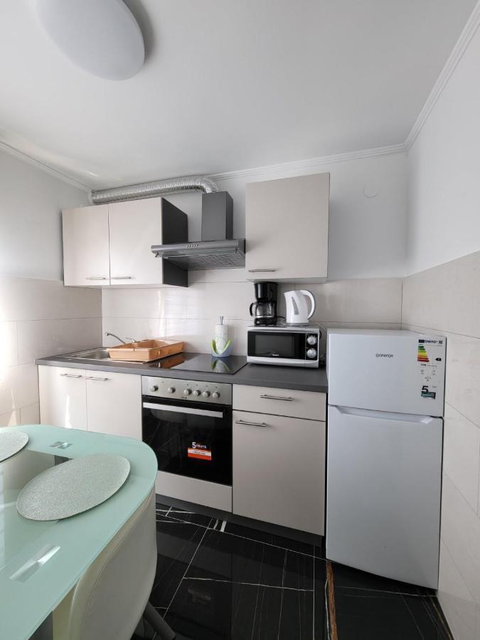 Apartman Dora With Sea View And Terrace Umag Eksteriør billede