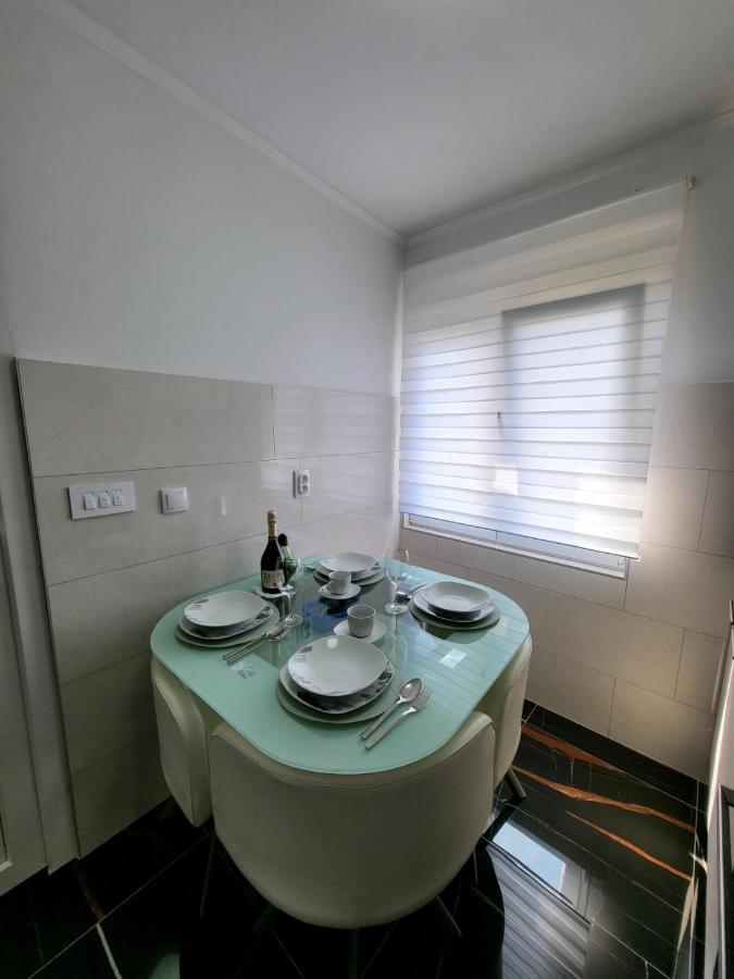 Apartman Dora With Sea View And Terrace Umag Eksteriør billede