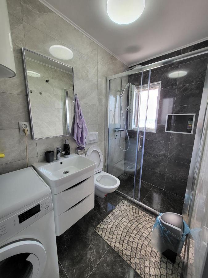 Apartman Dora With Sea View And Terrace Umag Eksteriør billede