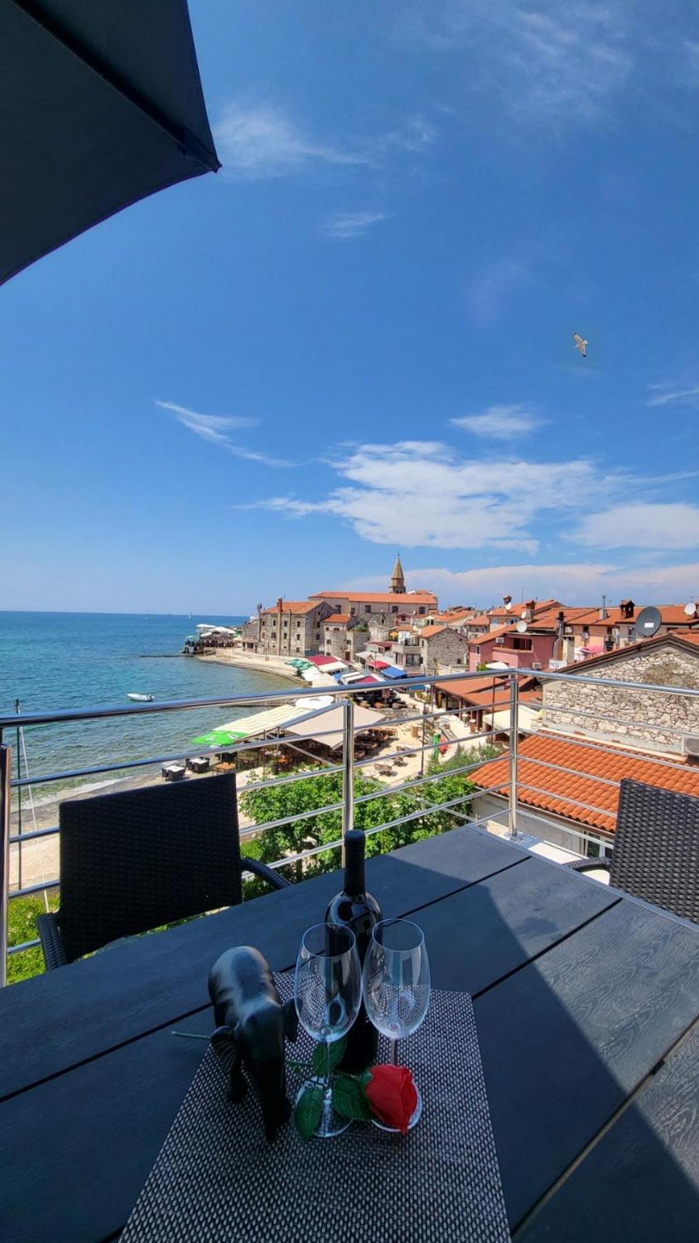 Apartman Dora With Sea View And Terrace Umag Eksteriør billede