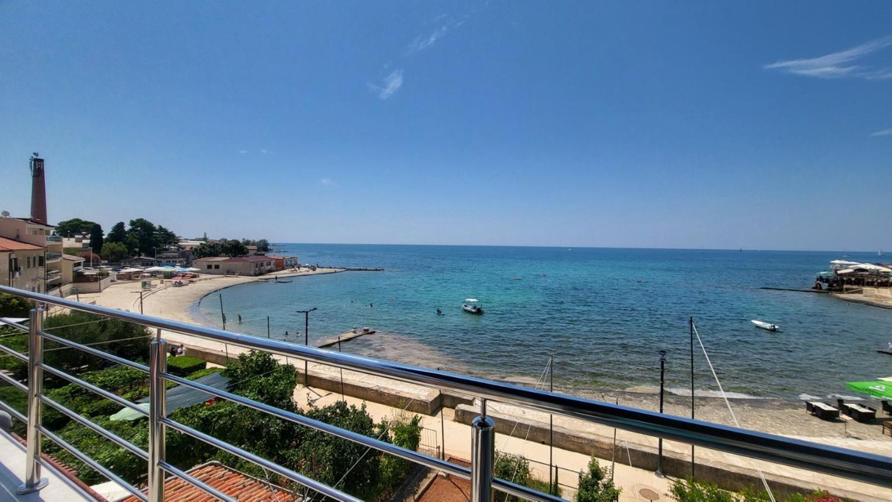 Apartman Dora With Sea View And Terrace Umag Eksteriør billede