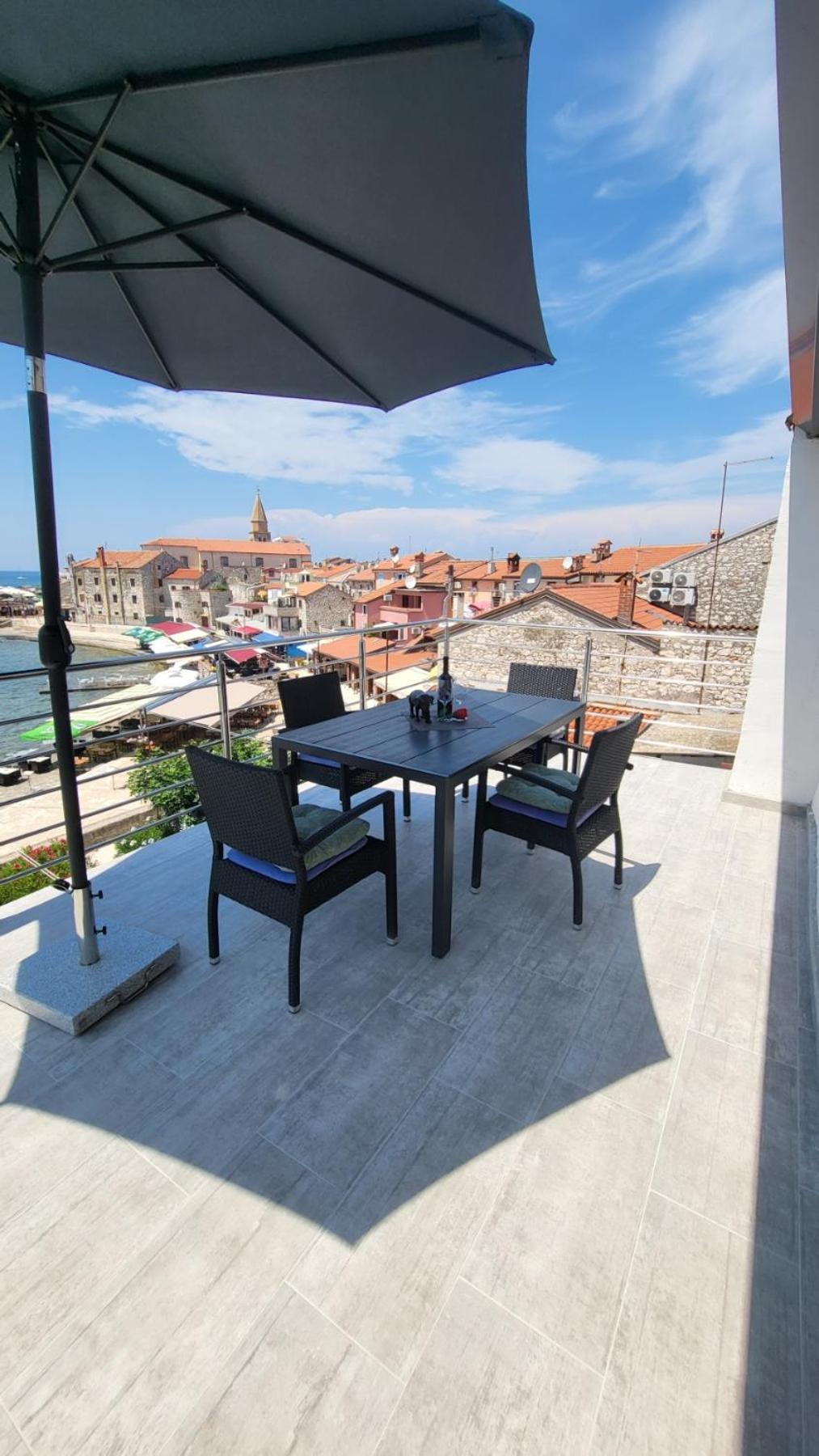 Apartman Dora With Sea View And Terrace Umag Eksteriør billede