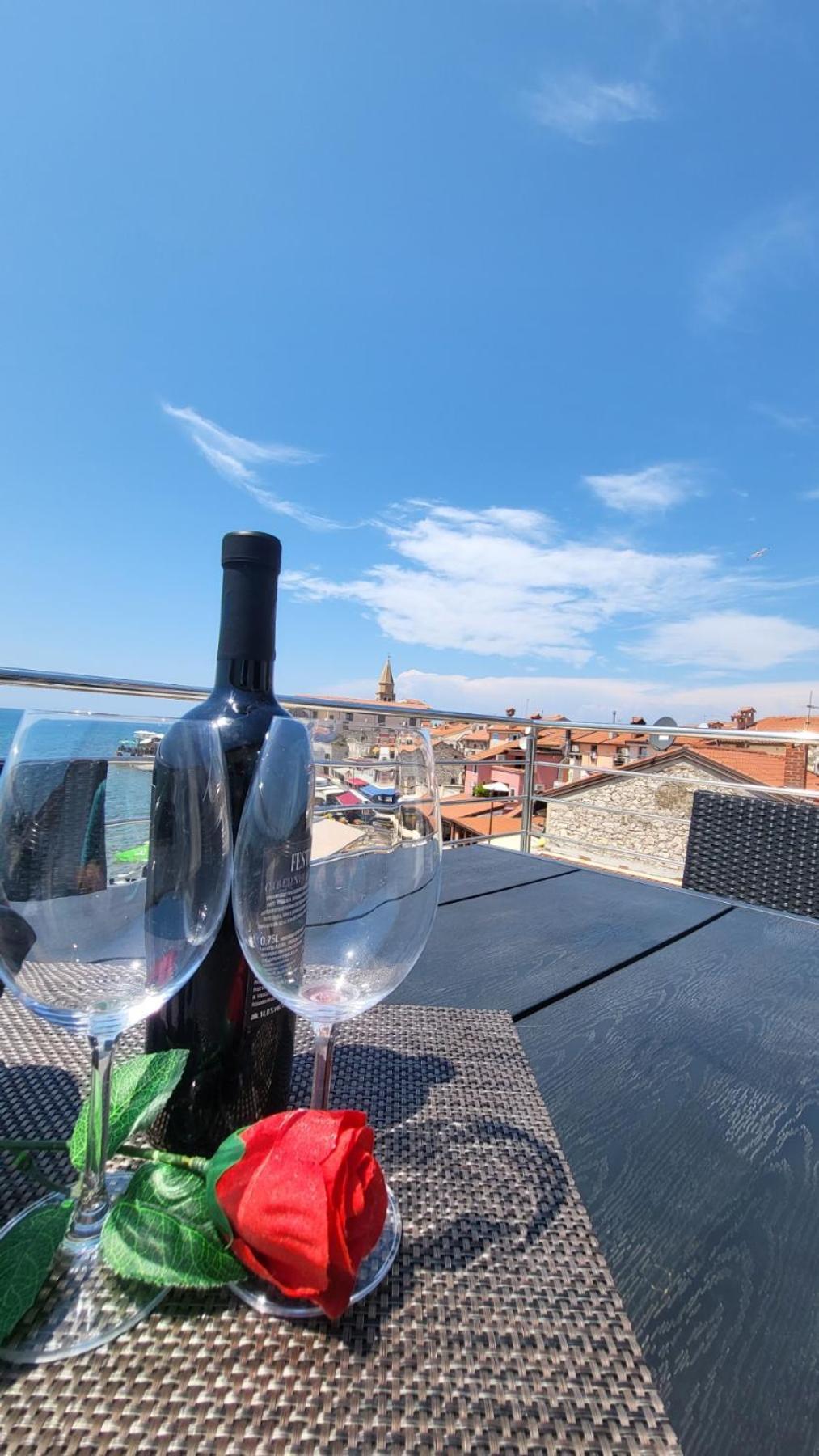 Apartman Dora With Sea View And Terrace Umag Eksteriør billede