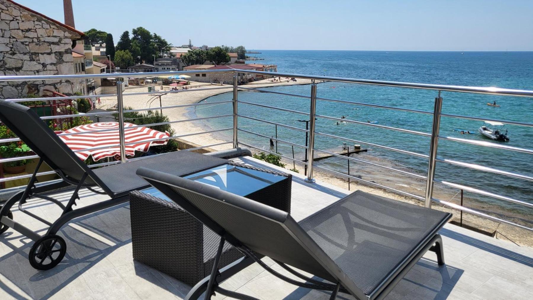 Apartman Dora With Sea View And Terrace Umag Eksteriør billede