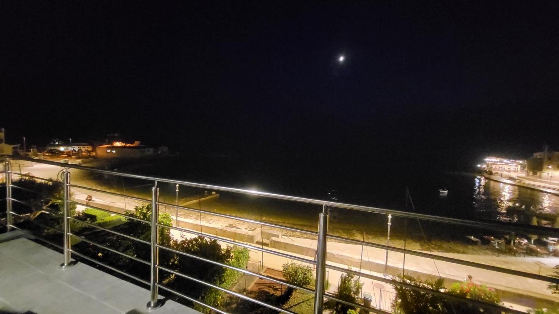 Apartman Dora With Sea View And Terrace Umag Eksteriør billede